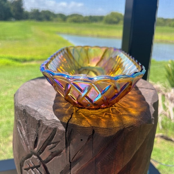 VTG Iridescent Carnival Glass Marigold Bread/ Nut Basket - Picture 9 of 12